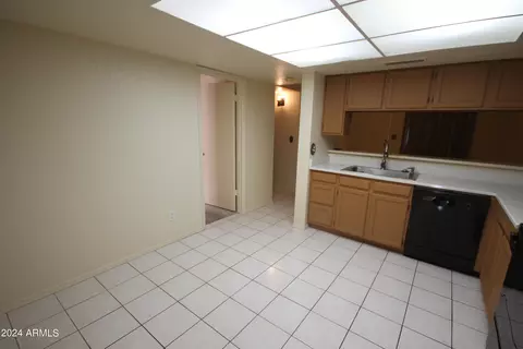 2845 E Tracy Ln #4, Phoenix, AZ 85032 photo 9