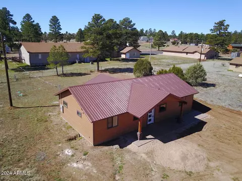 2215 Page Dr, Overgaard, AZ 85933