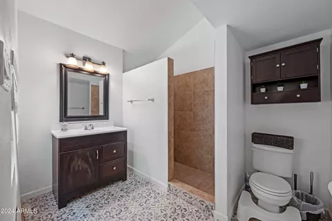 Bath - 4939 E Palm Ln, Phoenix, AZ 85008 photo 1 of 4