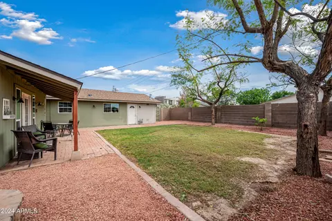 Exterior - 4939 E Palm Ln, Phoenix, AZ 85008 photo 9 of 12