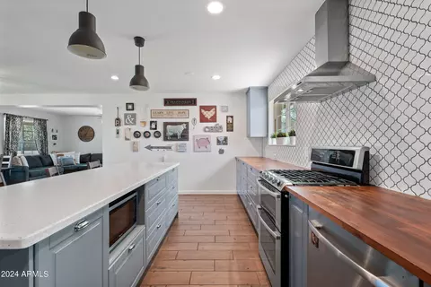 Kitchen - 4939 E Palm Ln, Phoenix, AZ 85008 photo 3 of 8