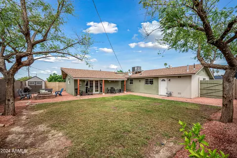 Exterior - 4939 E Palm Ln, Phoenix, AZ 85008 photo 10 of 12