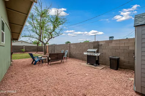 Exterior - 4939 E Palm Ln, Phoenix, AZ 85008 photo 11 of 12