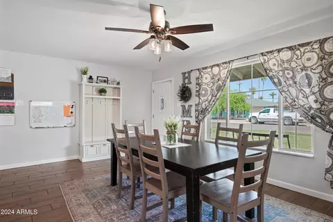 Dining - 4939 E Palm Ln, Phoenix, AZ 85008 photo 5 of 6