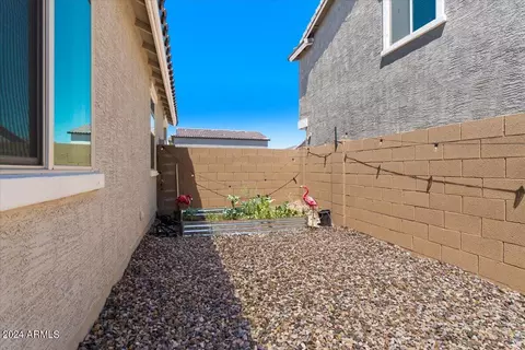 Exterior - 1305 E Fremont Rd, Phoenix, AZ 85042 photo 9 of 11