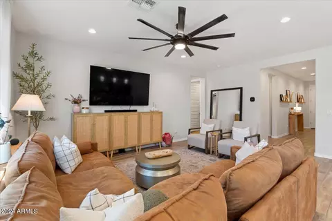Living - 1305 E Fremont Rd, Phoenix, AZ 85042 photo 2 of 3