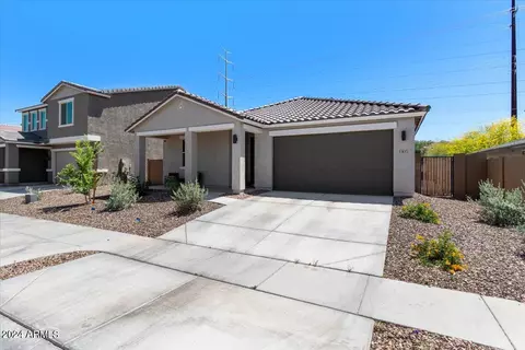 Exterior - 1305 E Fremont Rd, Phoenix, AZ 85042 photo 3 of 11
