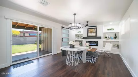 Dining - 2401 W Echo Ln, Phoenix, AZ 85021 photo 1 of 3