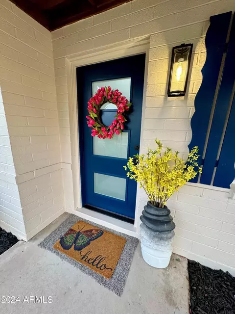 Entry Way - 2401 W Echo Ln, Phoenix, AZ 85021 photo 3 of 3