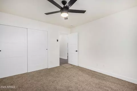 Bedroom - 2401 W Echo Ln, Phoenix, AZ 85021 photo 2 of 3