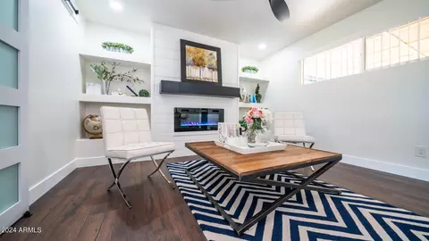 Living - 2401 W Echo Ln, Phoenix, AZ 85021 photo 2 of 2