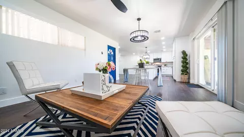 Dining - 2401 W Echo Ln, Phoenix, AZ 85021 photo 2 of 3