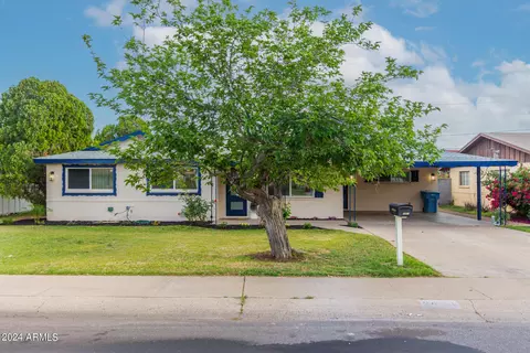 Exterior - 2401 W Echo Ln, Phoenix, AZ 85021 photo 6 of 10
