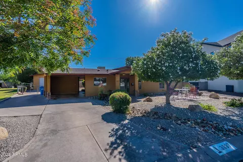 3837 N 43rd St, Phoenix, AZ 85018