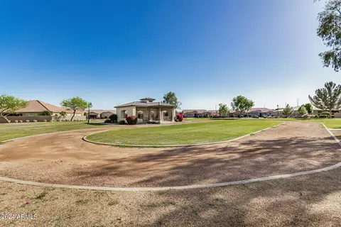 Exterior - 913 Euclid Ave, Gilbert, AZ 85297 photo 13 of 17