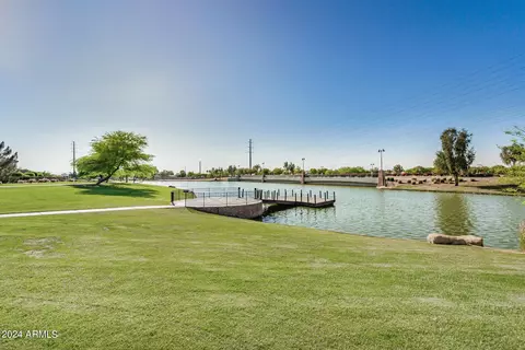 View/Area - 913 Euclid Ave, Gilbert, AZ 85297 photo 3 of 7