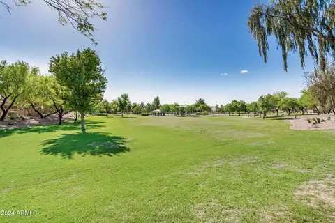 Exterior - 913 Euclid Ave, Gilbert, AZ 85297 photo 12 of 17