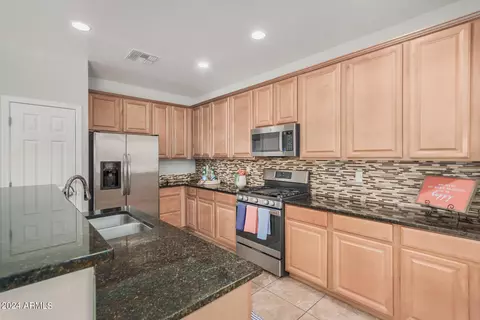 Kitchen - 913 Euclid Ave, Gilbert, AZ 85297 photo 4 of 4