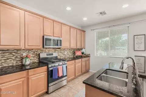 Kitchen - 913 Euclid Ave, Gilbert, AZ 85297 photo 1 of 4