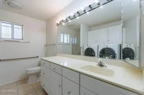 Bath - 16608 N 18th Pl, Phoenix, AZ 85022 photo 3 of 3