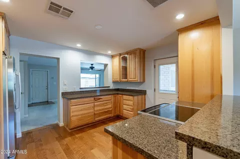 Kitchen - 16608 N 18th Pl, Phoenix, AZ 85022 photo 2 of 8