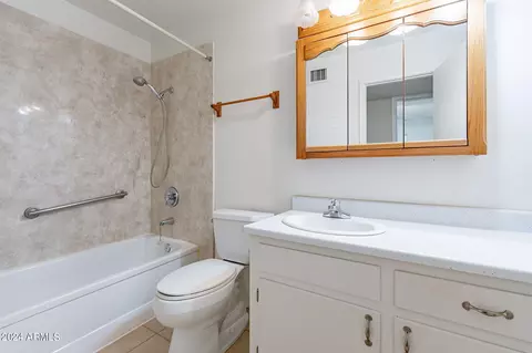 Bath - 16608 N 18th Pl, Phoenix, AZ 85022 photo 1 of 3