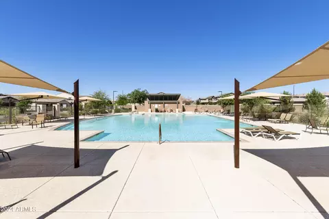 Exterior - 1817 S Wallrade Ln, Gilbert, AZ 85295 photo 5 of 8