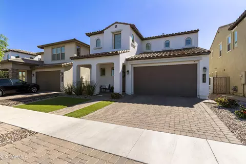Exterior - 1817 S Wallrade Ln, Gilbert, AZ 85295 photo 2 of 8
