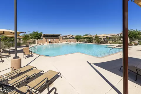 Exterior - 1817 S Wallrade Ln, Gilbert, AZ 85295 photo 6 of 8