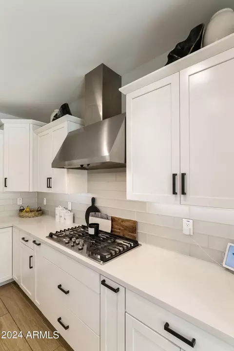 Kitchen - 1817 S Wallrade Ln, Gilbert, AZ 85295 photo 7 of 8