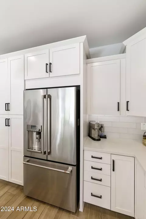 Kitchen - 1817 S Wallrade Ln, Gilbert, AZ 85295 photo 8 of 8