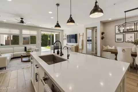 Kitchen - 1817 S Wallrade Ln, Gilbert, AZ 85295 photo 4 of 8