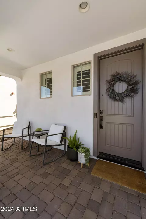 Exterior - 1817 S Wallrade Ln, Gilbert, AZ 85295 photo 3 of 8