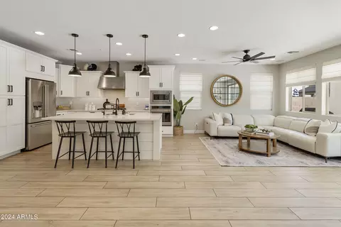 Kitchen - 1817 S Wallrade Ln, Gilbert, AZ 85295 photo 3 of 8