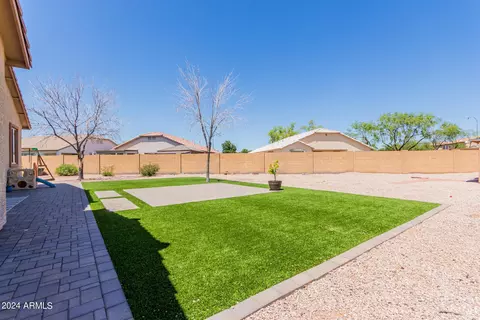 Exterior - 2310 W Beverly Rd, Phoenix, AZ 85041 photo 3 of 9