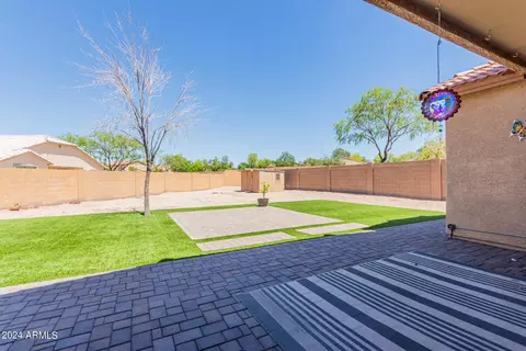 Exterior - 2310 W Beverly Rd, Phoenix, AZ 85041 photo 2 of 9