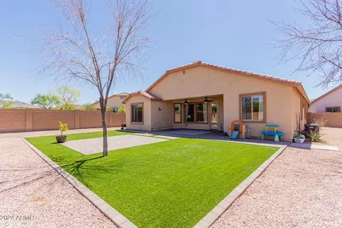 Exterior - 2310 W Beverly Rd, Phoenix, AZ 85041 photo 5 of 9
