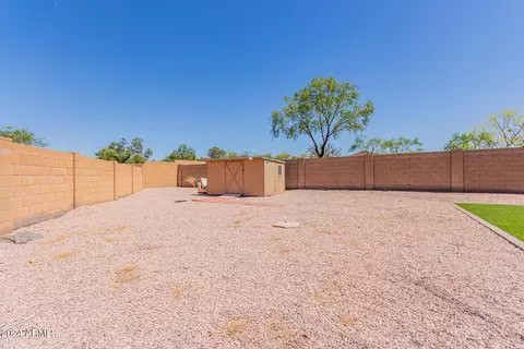 Exterior - 2310 W Beverly Rd, Phoenix, AZ 85041 photo 6 of 9