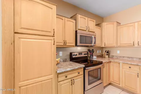 Kitchen - 2310 W Beverly Rd, Phoenix, AZ 85041 photo 2 of 2