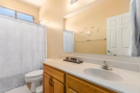 Bath - 2310 W Beverly Rd, Phoenix, AZ 85041 photo 3 of 3