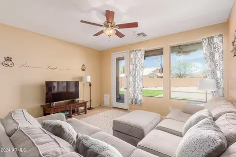 Living - 2310 W Beverly Rd, Phoenix, AZ 85041 photo 2 of 5