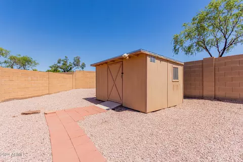 Exterior - 2310 W Beverly Rd, Phoenix, AZ 85041 photo 7 of 9