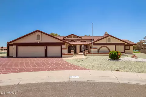18203 N Gardenview Dr, Sun City West, AZ 85375
