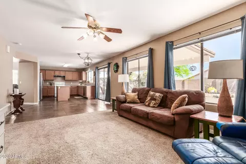 Living - 2041 E Patrick Ln, Phoenix, AZ 85024 photo 4 of 4