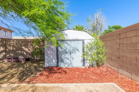 Exterior - 2041 E Patrick Ln, Phoenix, AZ 85024 photo 9 of 12