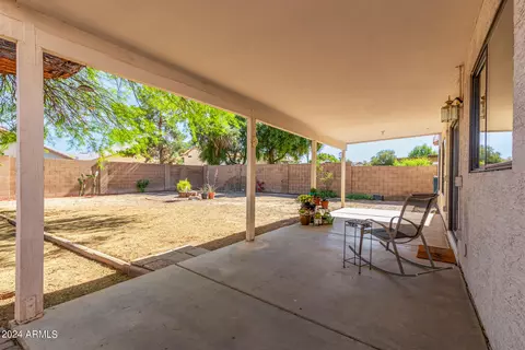 Exterior - 2041 E Patrick Ln, Phoenix, AZ 85024 photo 2 of 12