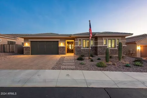 10233 W Redbird Rd, Peoria, AZ 85383