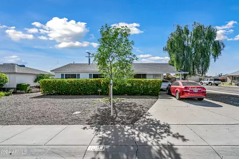10836 N 73rd Dr, Peoria, AZ 85345