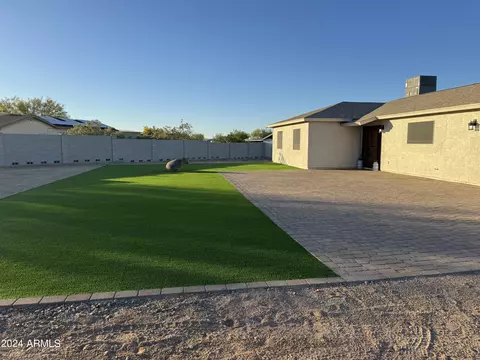 Exterior - 1505 E Cloud Rd, Phoenix, AZ 85086 photo 5 of 7