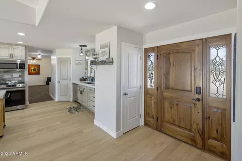 Kitchen - 1505 E Cloud Rd, Phoenix, AZ 85086 photo 2 of 4